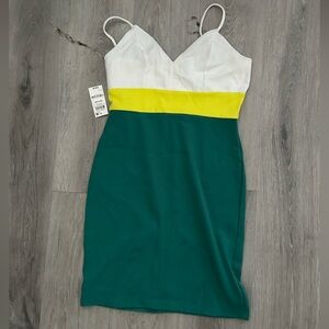 Green and White Dress with Yellow Accent Bar III New Size M